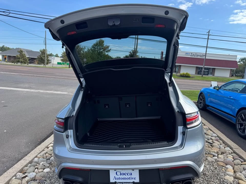 2024 Porsche Macan - Image 10 of 11