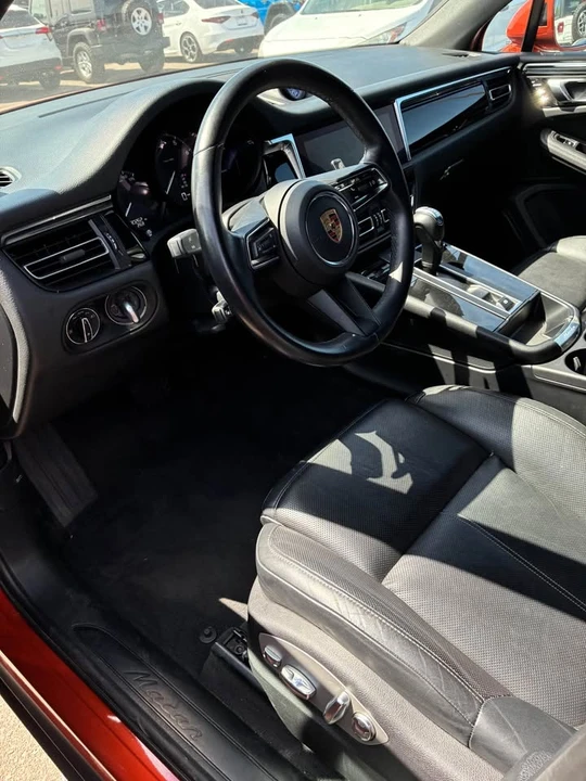 2024 Porsche Macan - Image 3 of 10