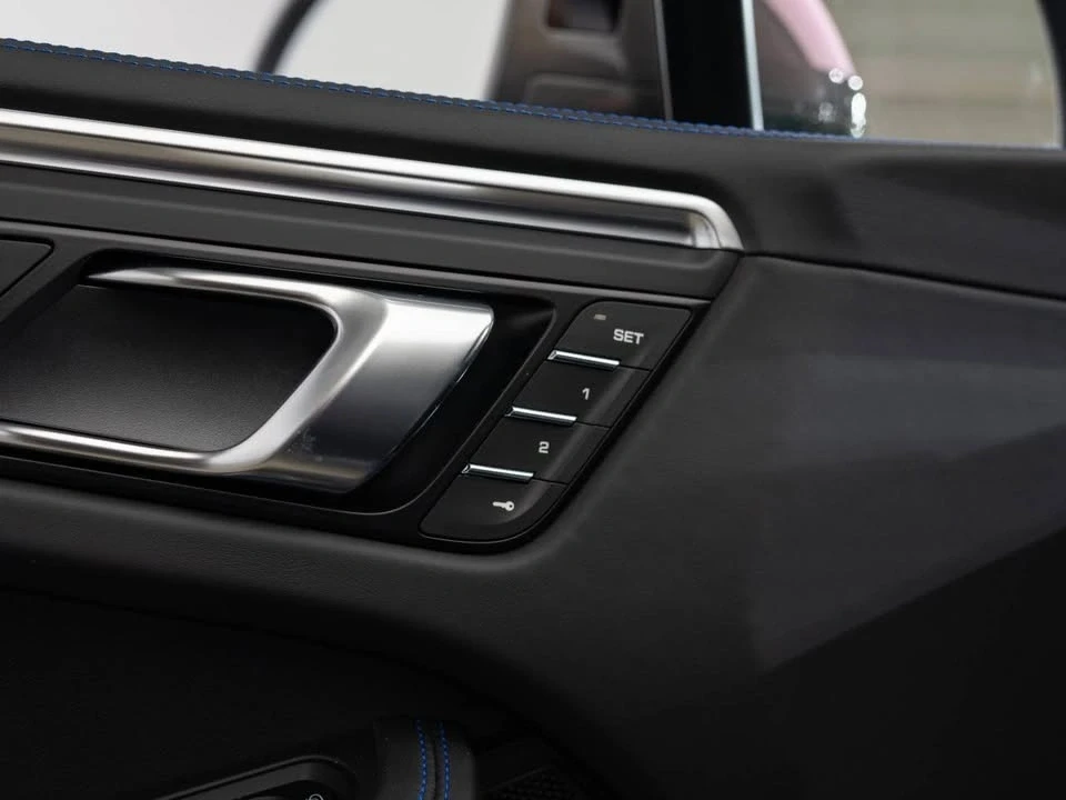 2024 Porsche Macan T - Image 19 of 20