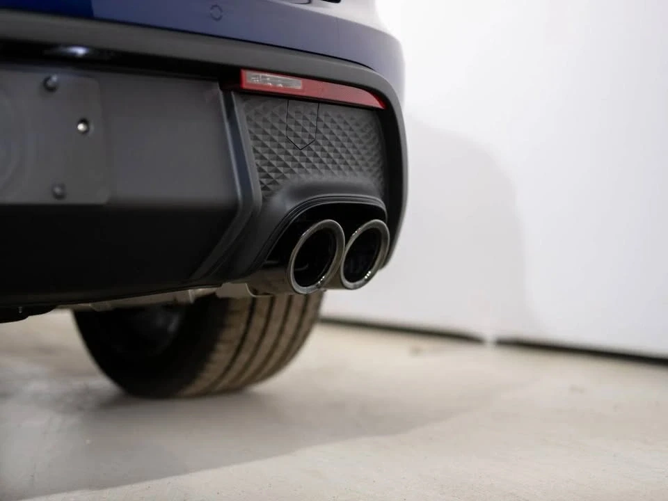 2024 Porsche Macan T - Image 15 of 20