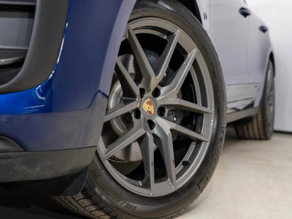 2024 Porsche Macan T - Image 14 of 20
