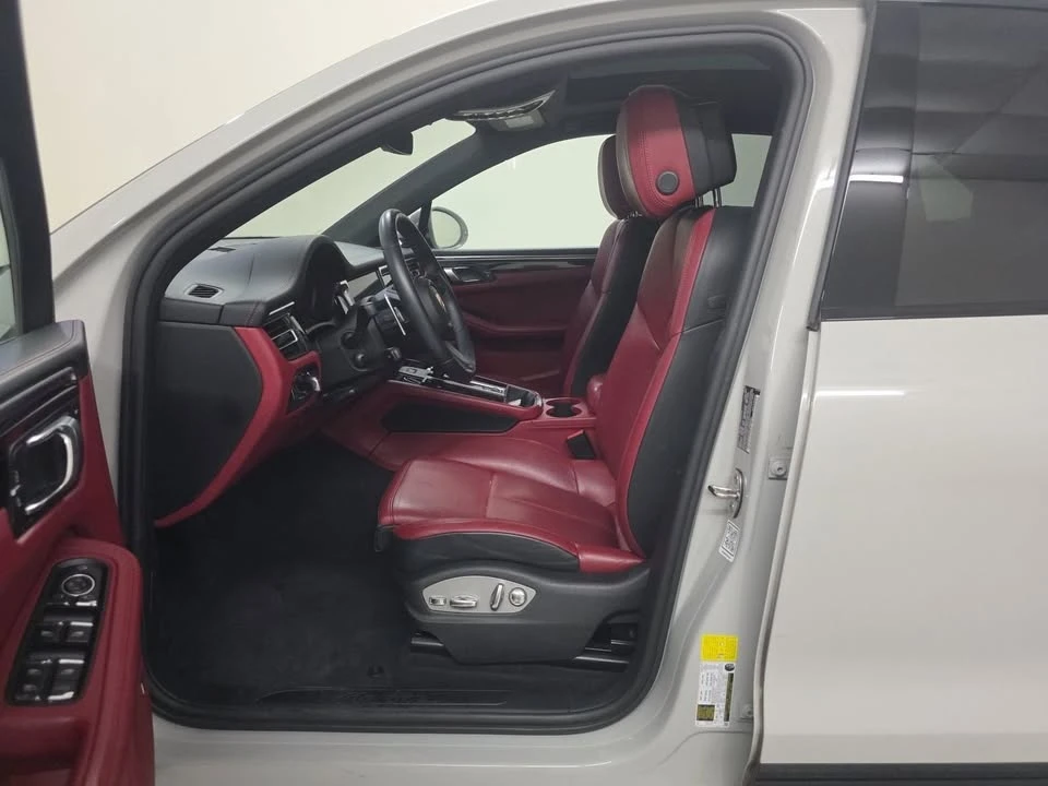 2024 Porsche Macan T - Image 3 of 6