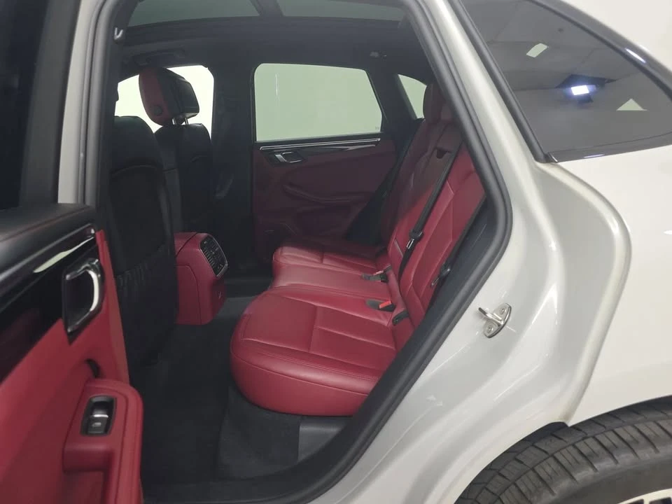 2024 Porsche Macan T - Image 6 of 6