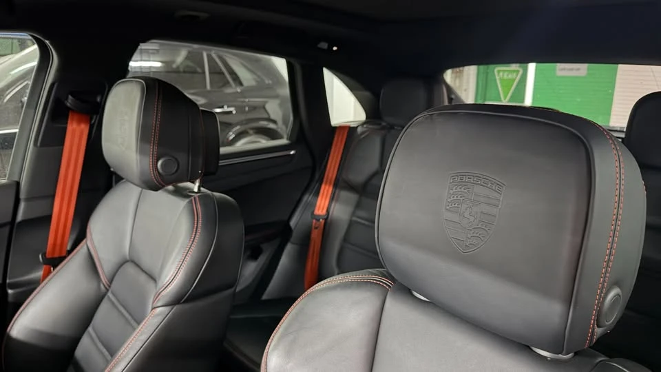2024 Porsche Macan T - Image 5 of 8