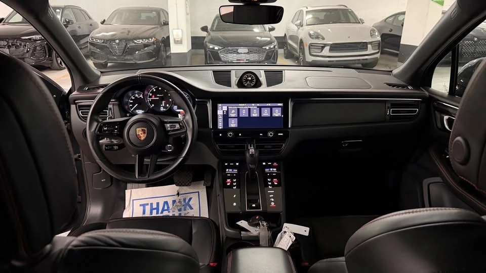 2024 Porsche Macan T - Image 7 of 8