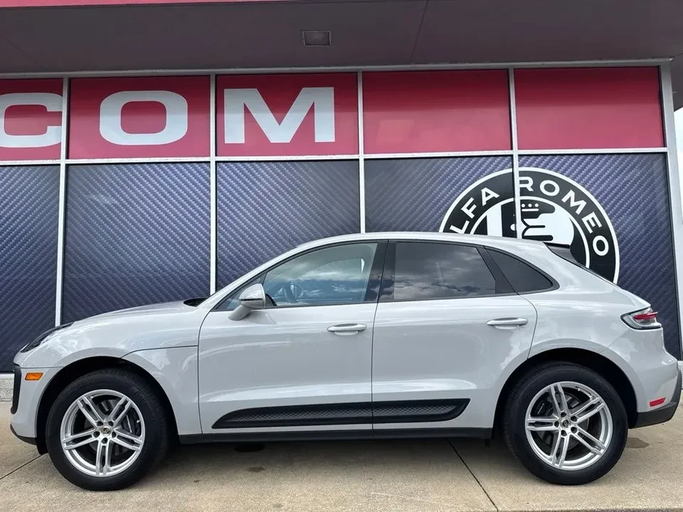 2024 Porsche Macan T - Image 4 of 20