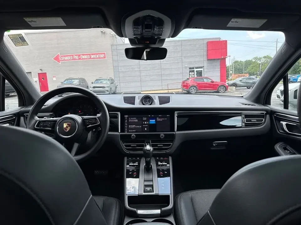 2024 Porsche Macan T - Image 13 of 20