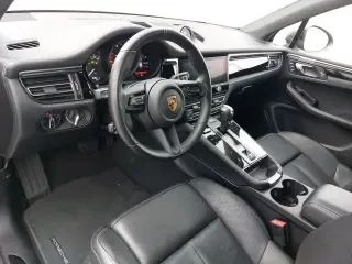2024 Porsche Macan T - Image 4 of 4