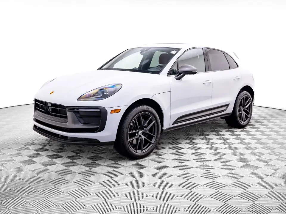 2024 Porsche Macan T - Image 5 of 9