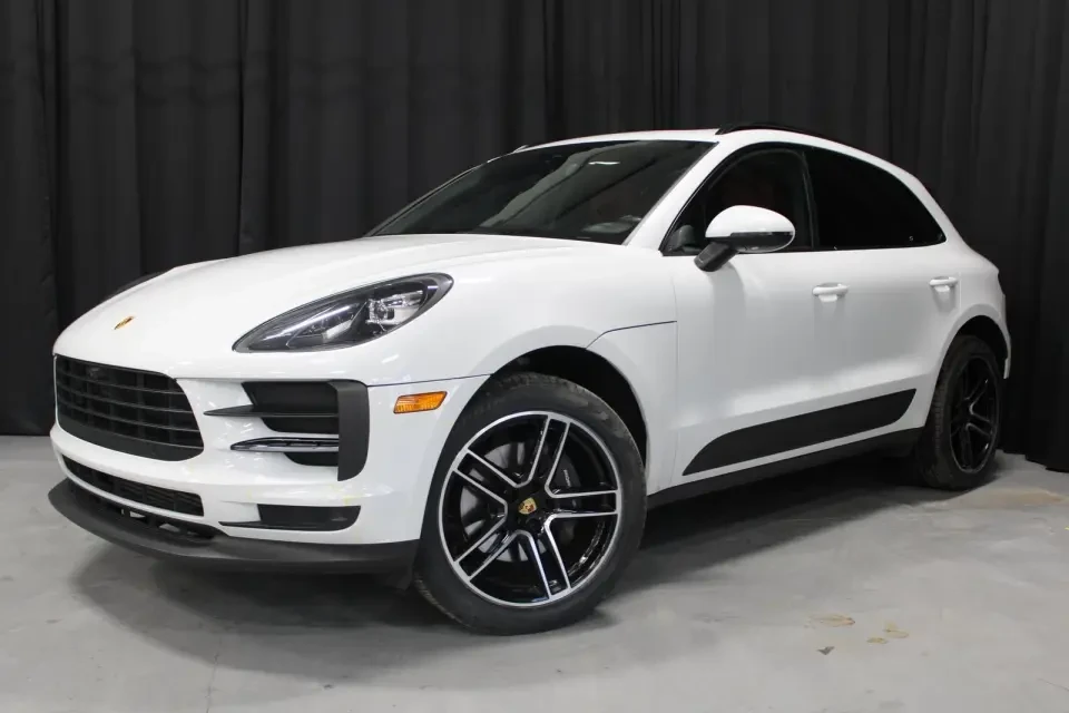 2024 Porsche Macan T - Image 9 of 9