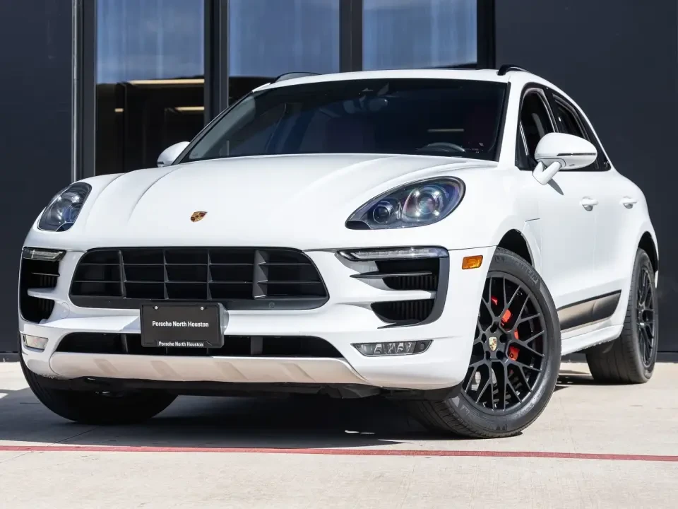 2024 Porsche Macan T - Image 6 of 9