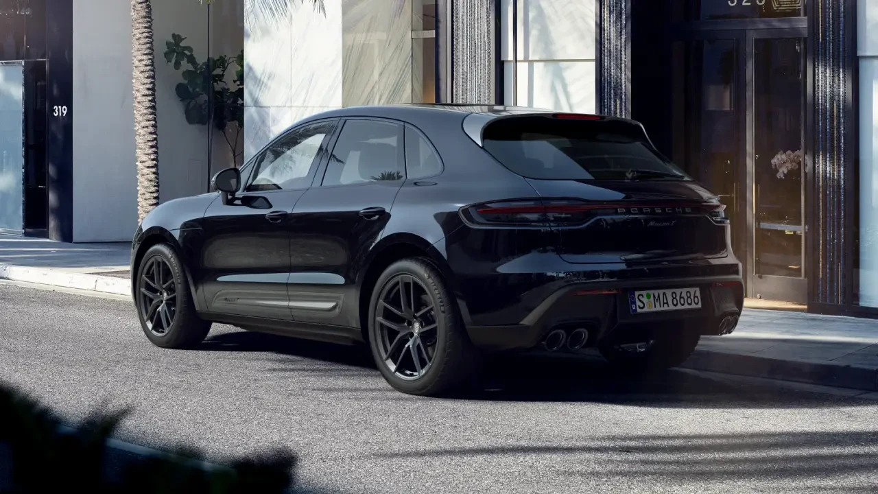 2024 Porsche Macan T - Image 4 of 6