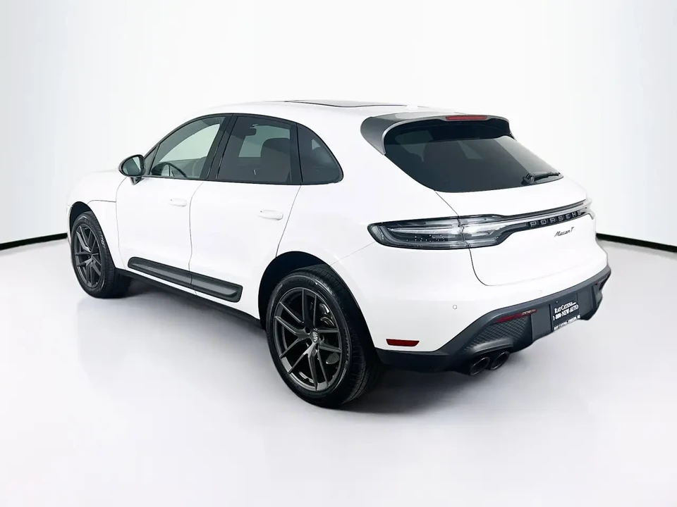 2024 Porsche Macan T - Image 3 of 6