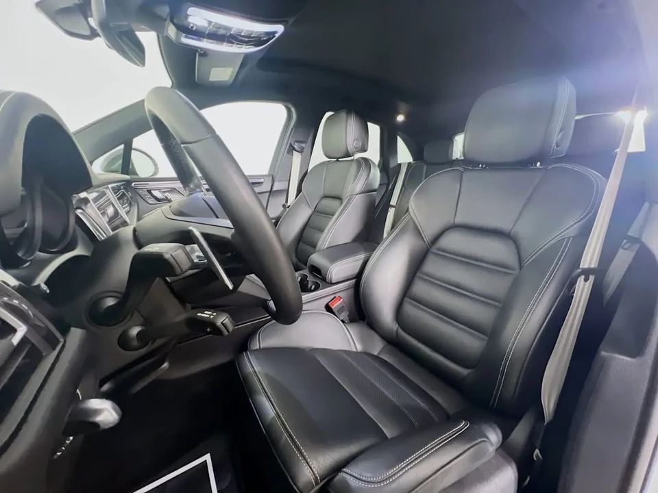 2024 Porsche Macan T - Image 5 of 6