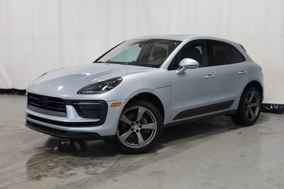 2024 Porsche Macan T - Image 11 of 11