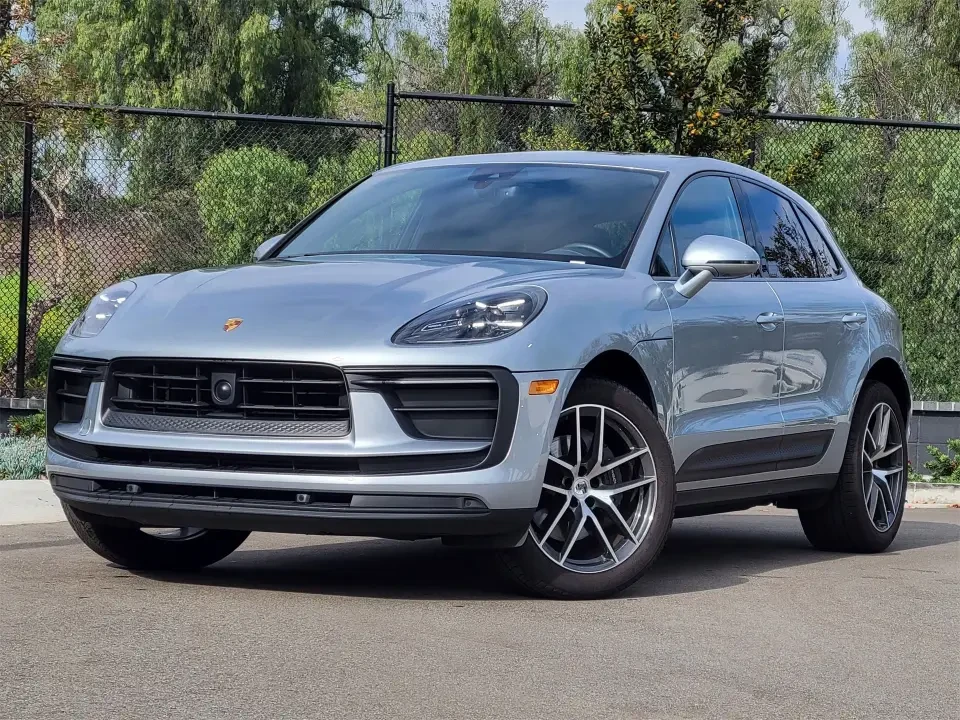 2024 Porsche Macan T - Image 7 of 11