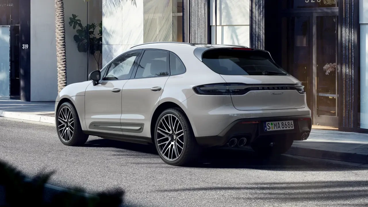 2024 Porsche Macan T - Image 3 of 6