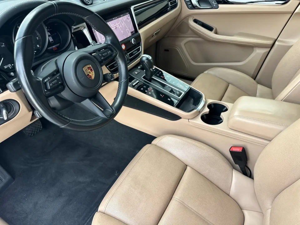 2024 Porsche Macan T - Image 4 of 13