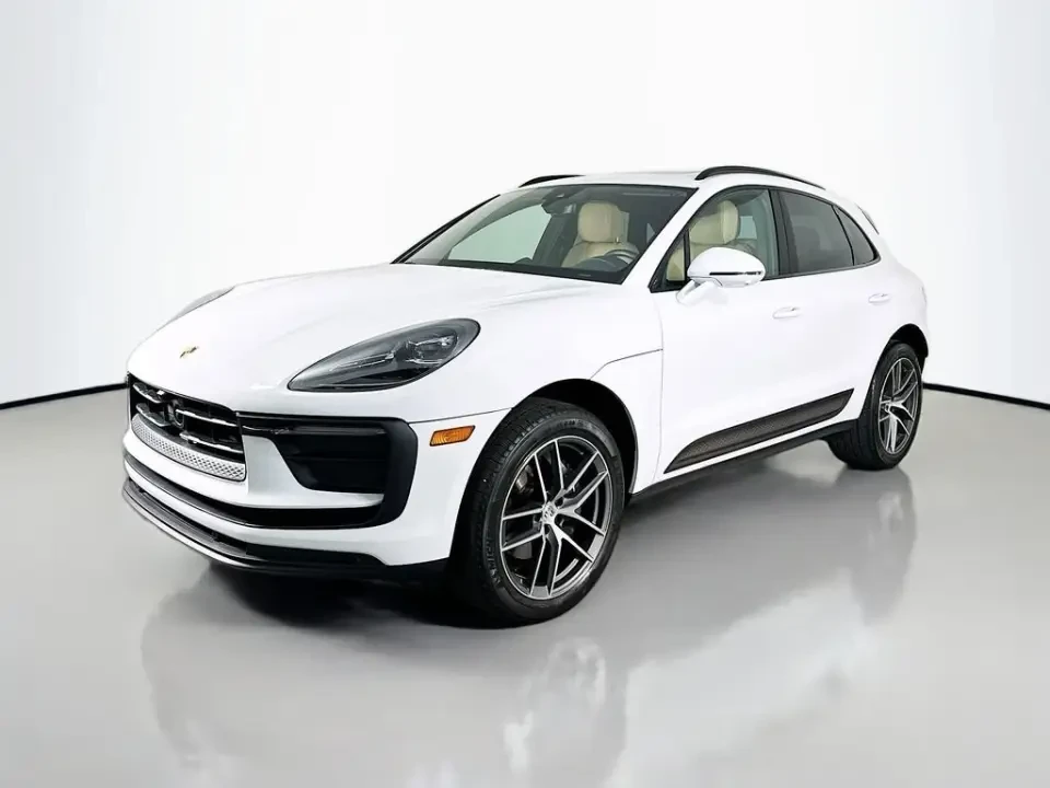 2024 Porsche Macan T - Image 11 of 13