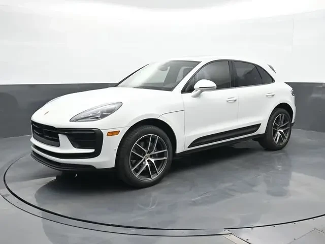 2024 Porsche Macan T - Image 12 of 13