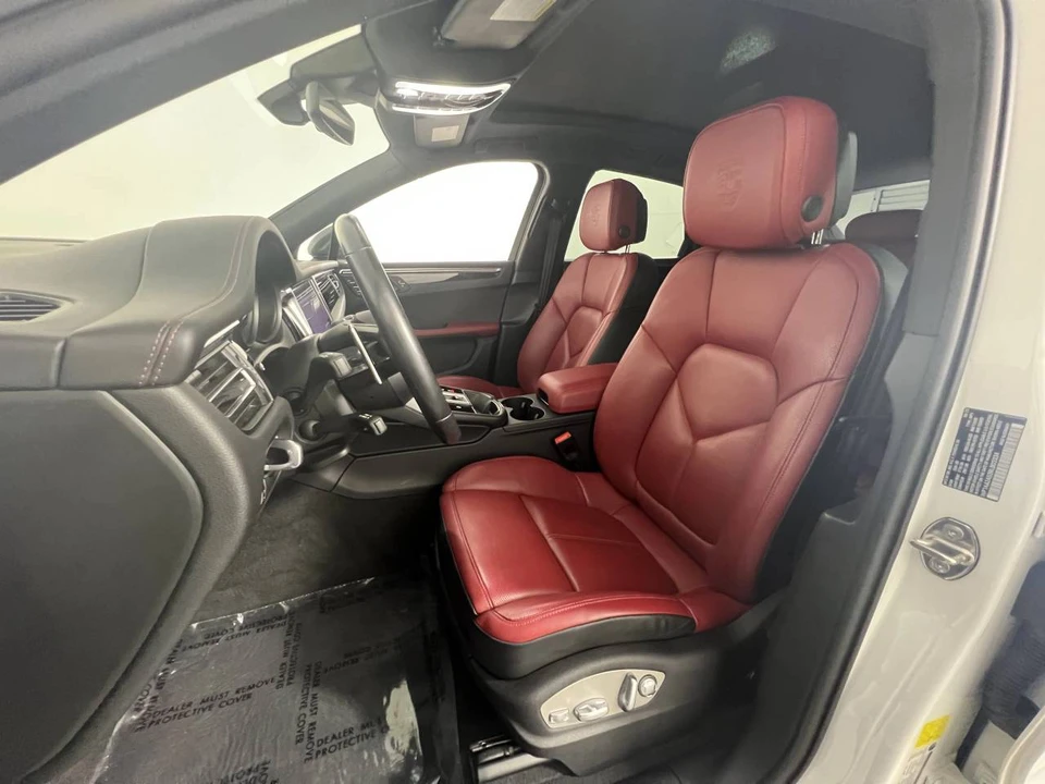 2024 Porsche Macan T - Image 5 of 5