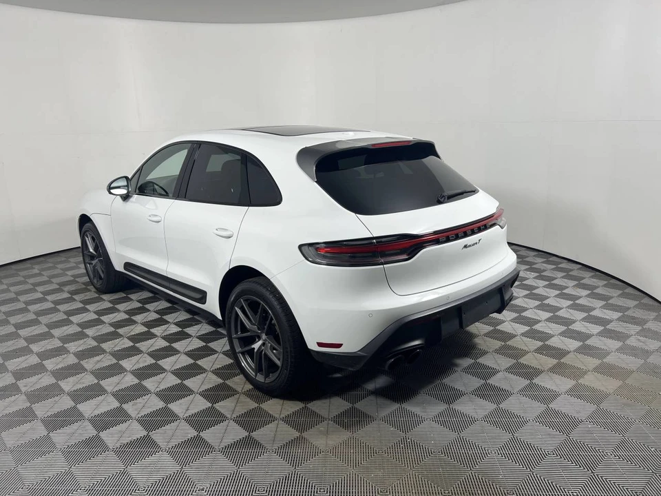 2024 Porsche Macan T - Image 3 of 5