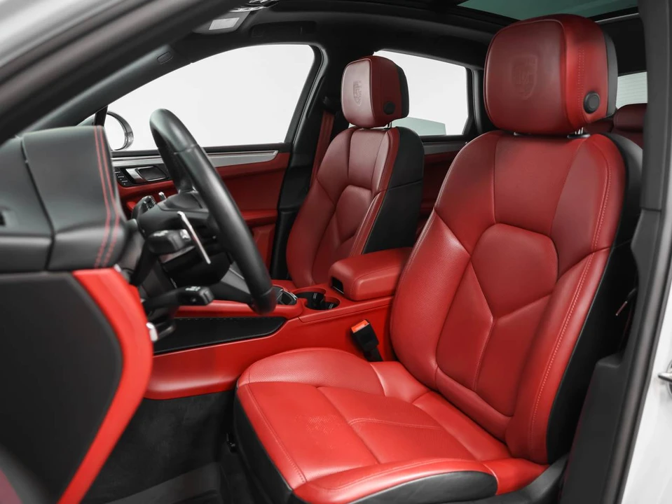 2024 Porsche Macan T - Image 5 of 5