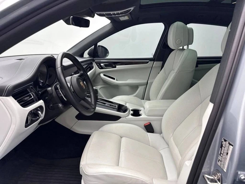 2024 Porsche Macan T - Image 5 of 5