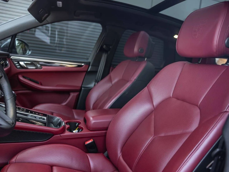 2024 Porsche Macan T - Image 5 of 5