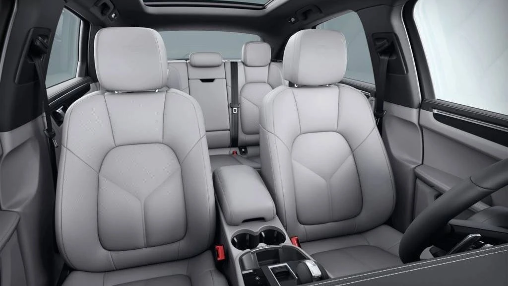 2024 Porsche Macan T - Image 5 of 5