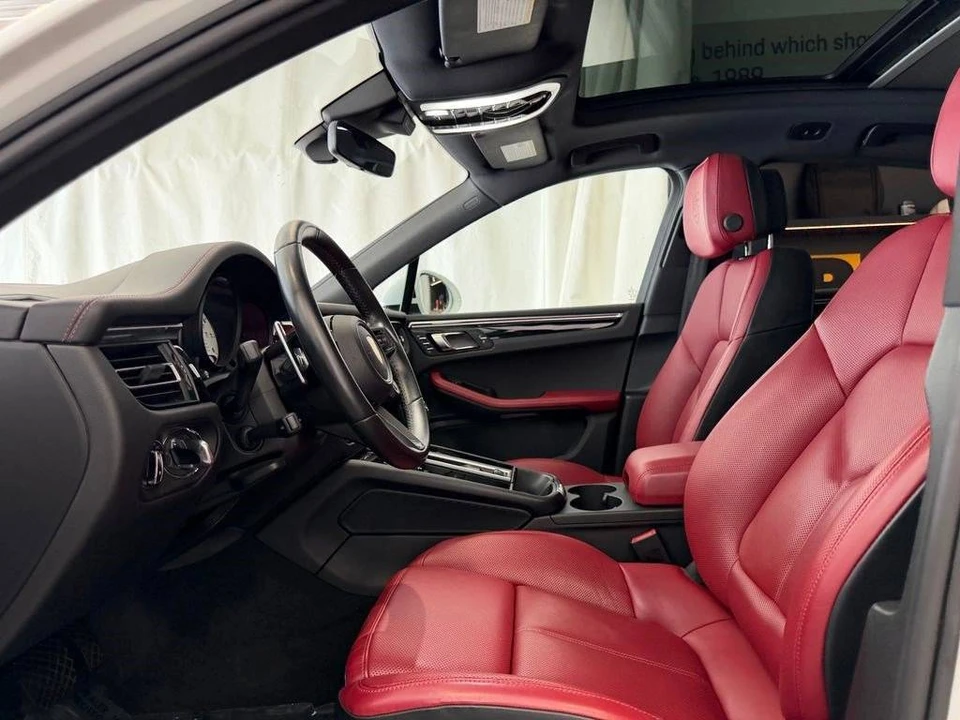 2024 Porsche Macan T - Image 5 of 5