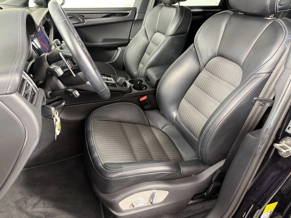 2024 Porsche Macan T - Image 5 of 5