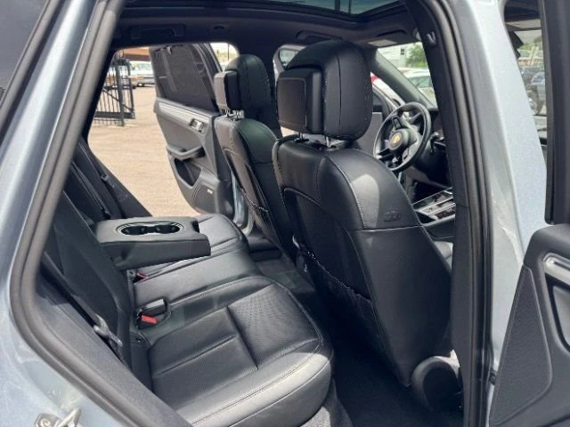 2024 Porsche Macan T - Image 11 of 20