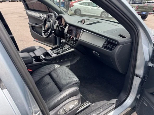 2024 Porsche Macan T - Image 17 of 20