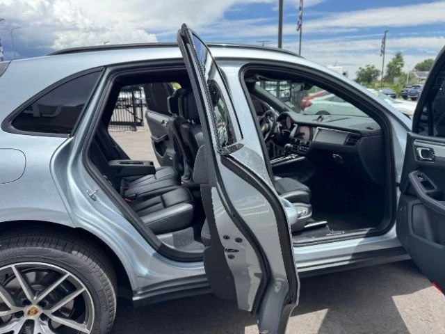 2024 Porsche Macan T - Image 10 of 20