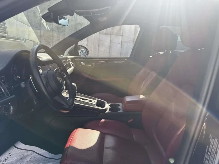 2024 Porsche Macan T - Image 13 of 17
