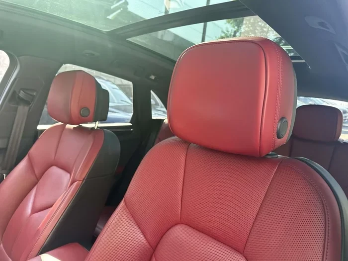 2024 Porsche Macan T - Image 14 of 17