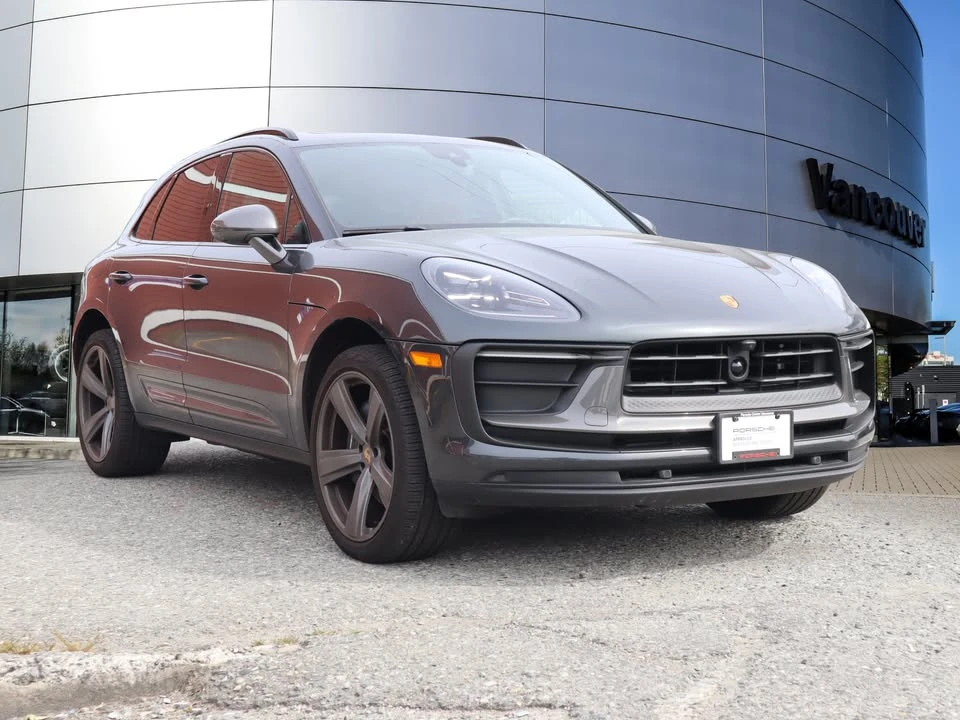 2024 Porsche Macan T - Image 18 of 20