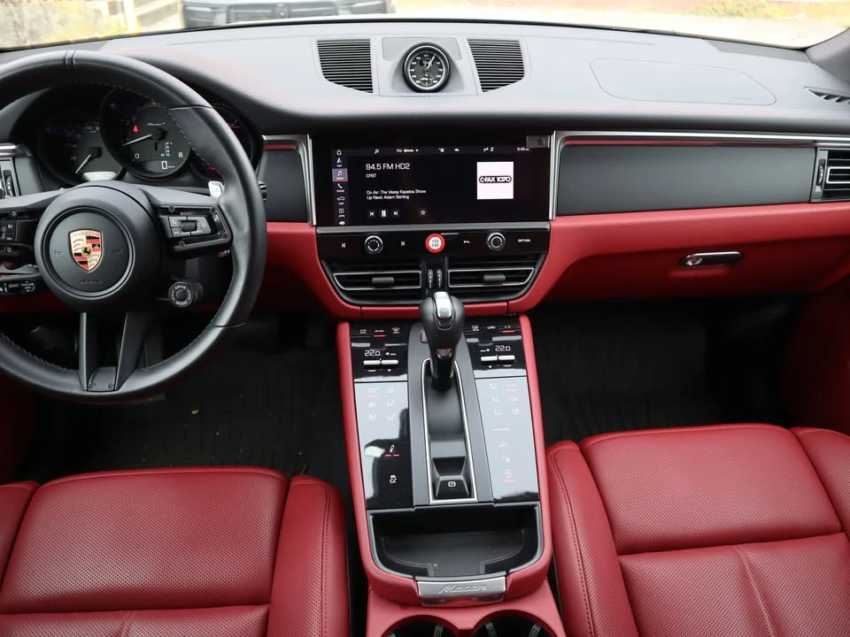 2024 Porsche Macan T - Image 12 of 20