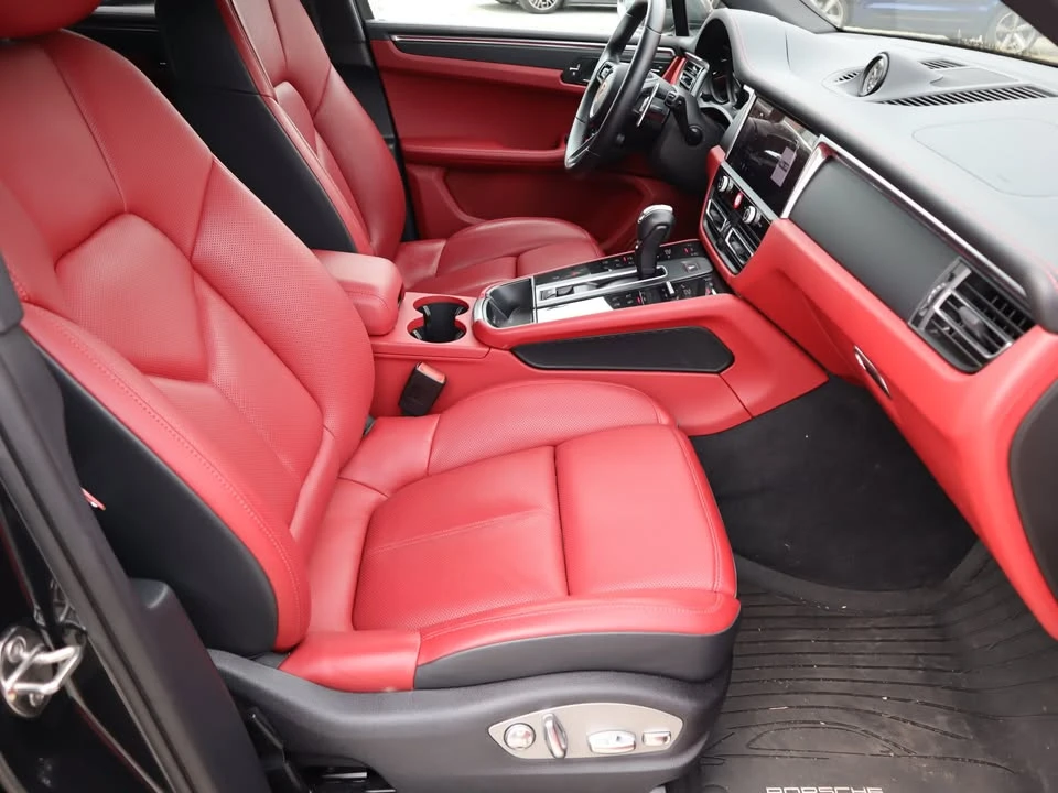 2024 Porsche Macan T - Image 16 of 20