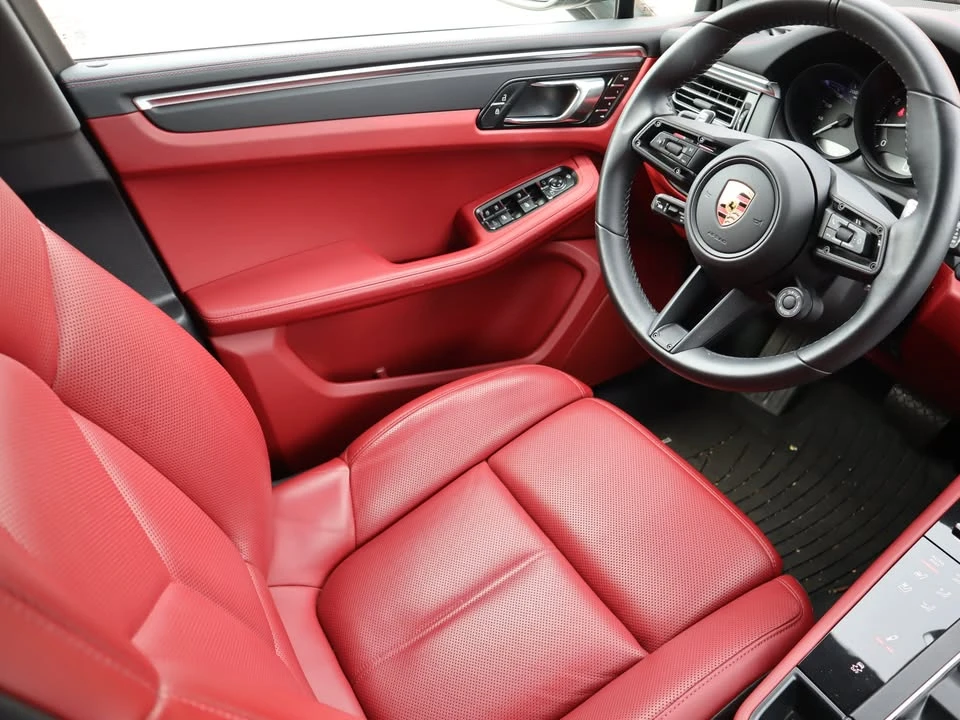 2024 Porsche Macan T - Image 11 of 20