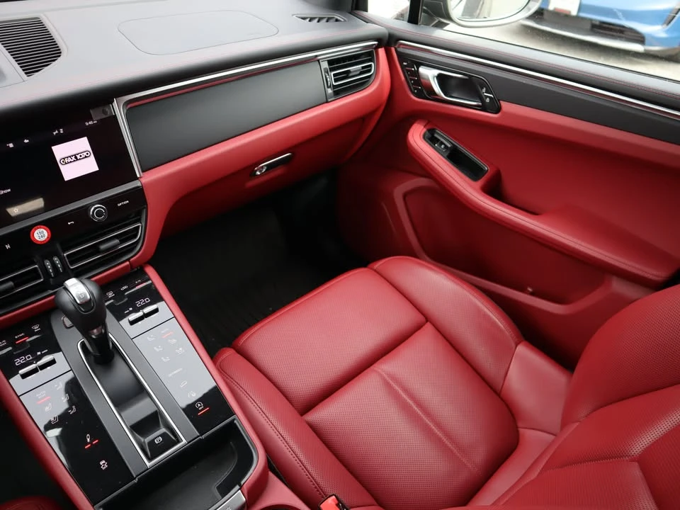 2024 Porsche Macan T - Image 14 of 20