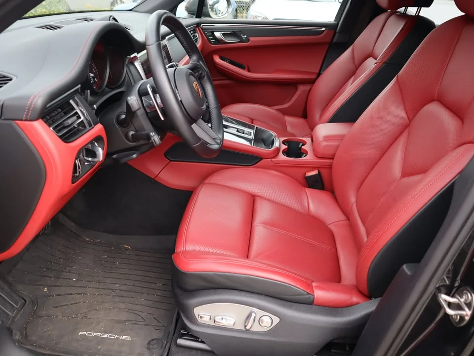 2024 Porsche Macan T - Image 10 of 20