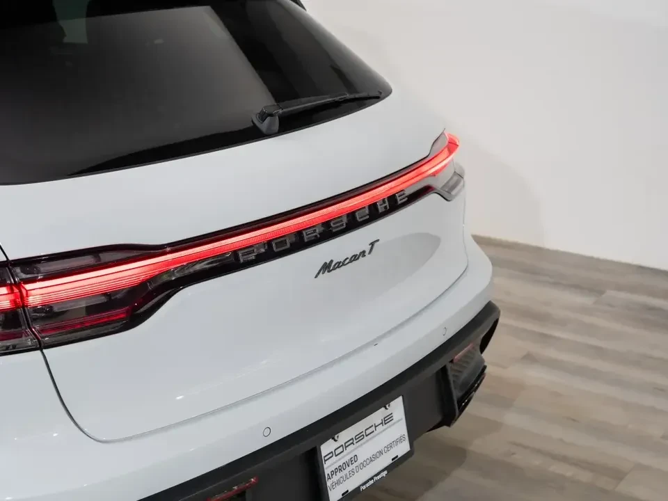 2024 Porsche Macan T - Image 12 of 20