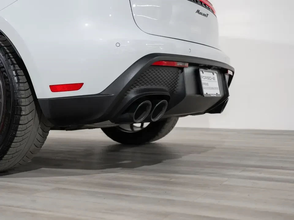 2024 Porsche Macan T - Image 13 of 20