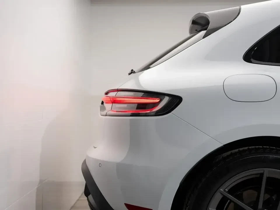 2024 Porsche Macan T - Image 14 of 20