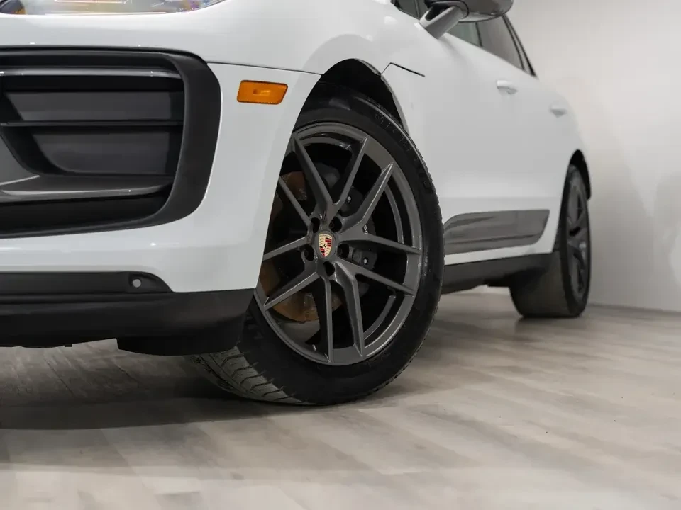 2024 Porsche Macan T - Image 9 of 20