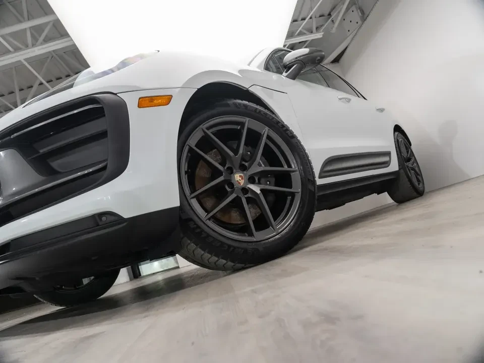 2024 Porsche Macan T - Image 8 of 20