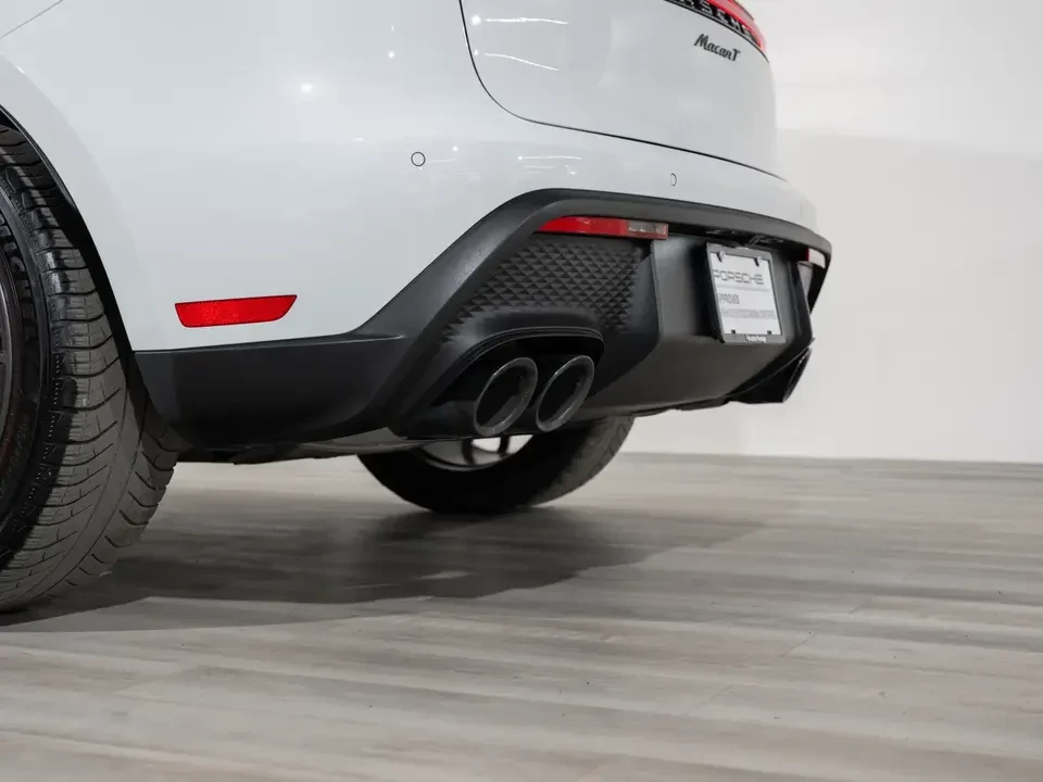 2024 Porsche Macan T - Image 13 of 20