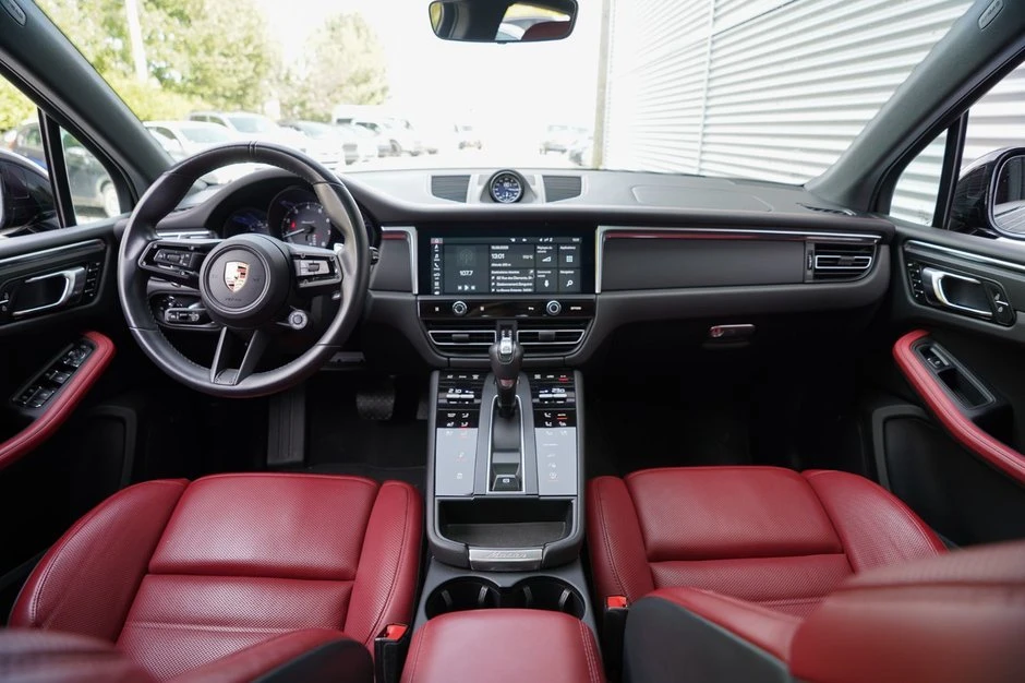 2024 Porsche Macan T - Image 8 of 16